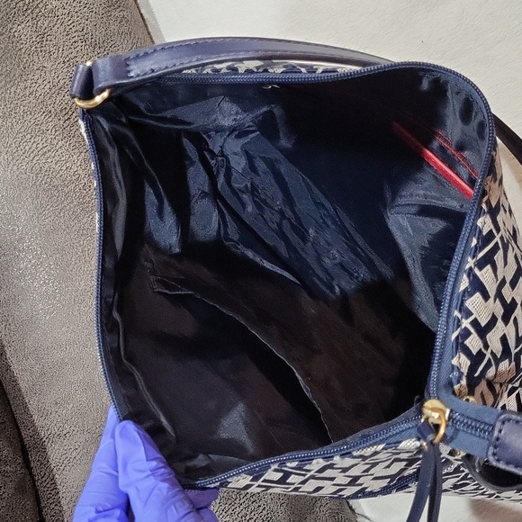Tommy Hilfiger Purse - Picture 8 of 14